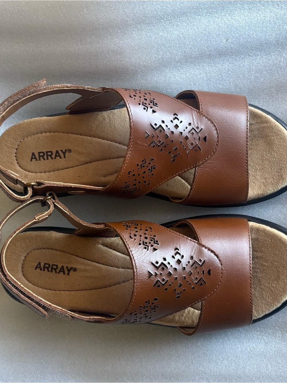 Array women 7W leather sandal sling back adj hook & loop close brown EUC